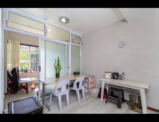 1 BEDROOM APARTMENT FOR SALE IN RONDEBOSCH